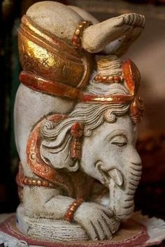 Alguna vez has visto a Ganesha en un estudio de Yoga?